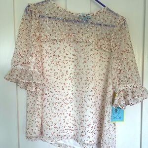 NWT CeCe Flutter Sleeve Blouse